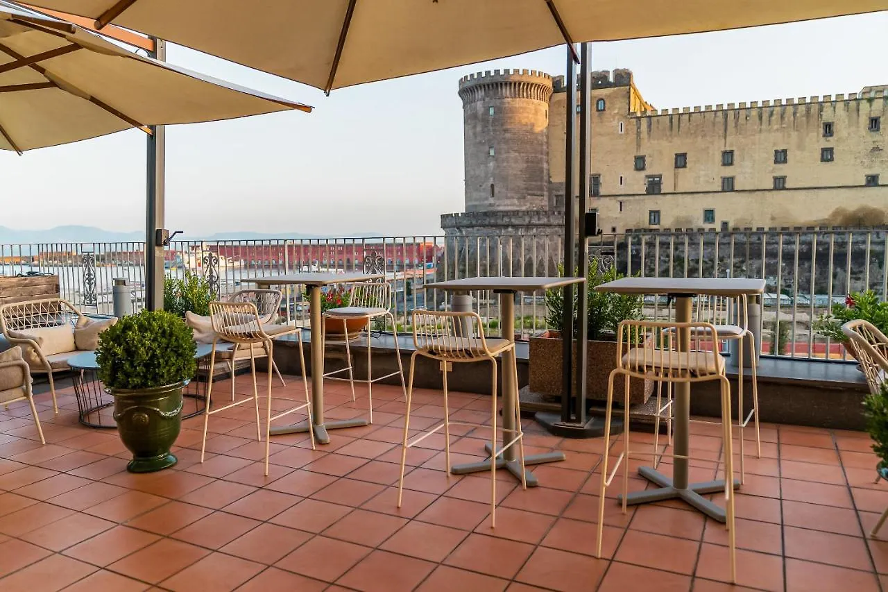 Mercure Napoli Centro Angioino 4*, Naples