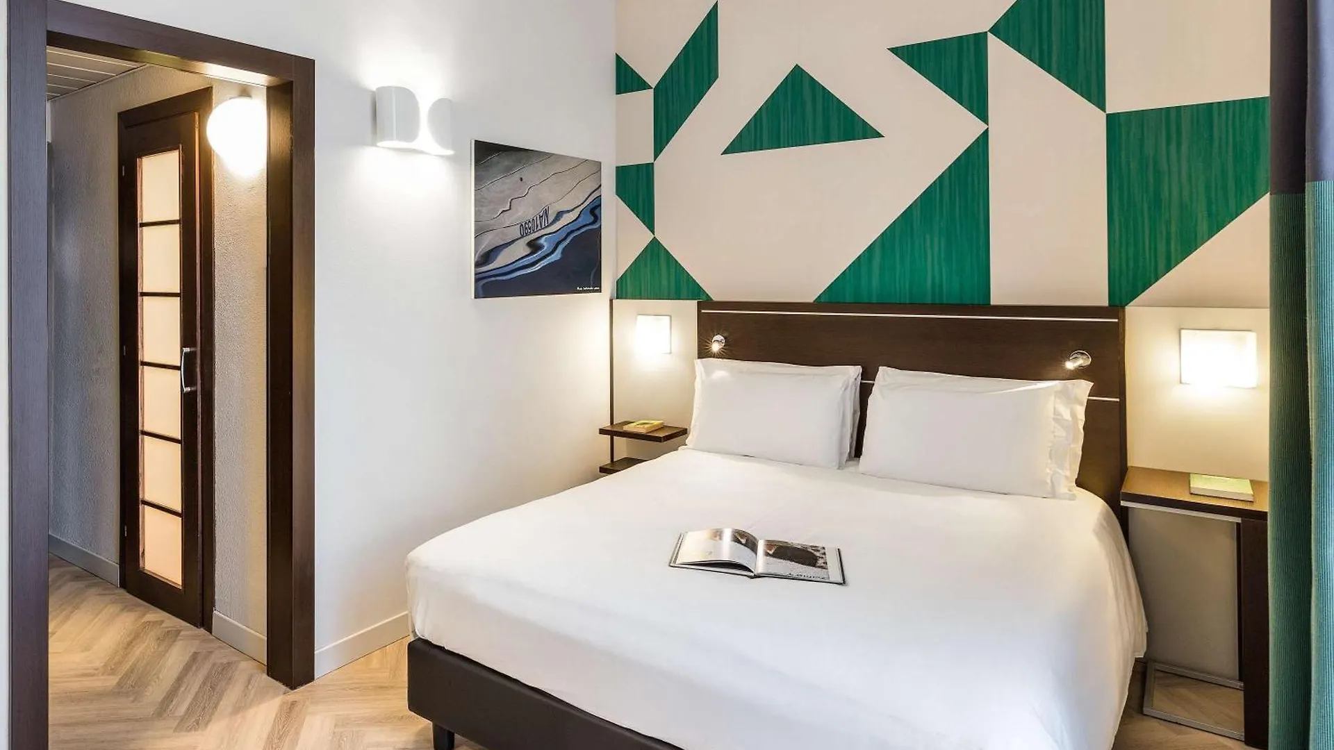 Mercure Napoli Centro Angioino 4*, Naples Italy