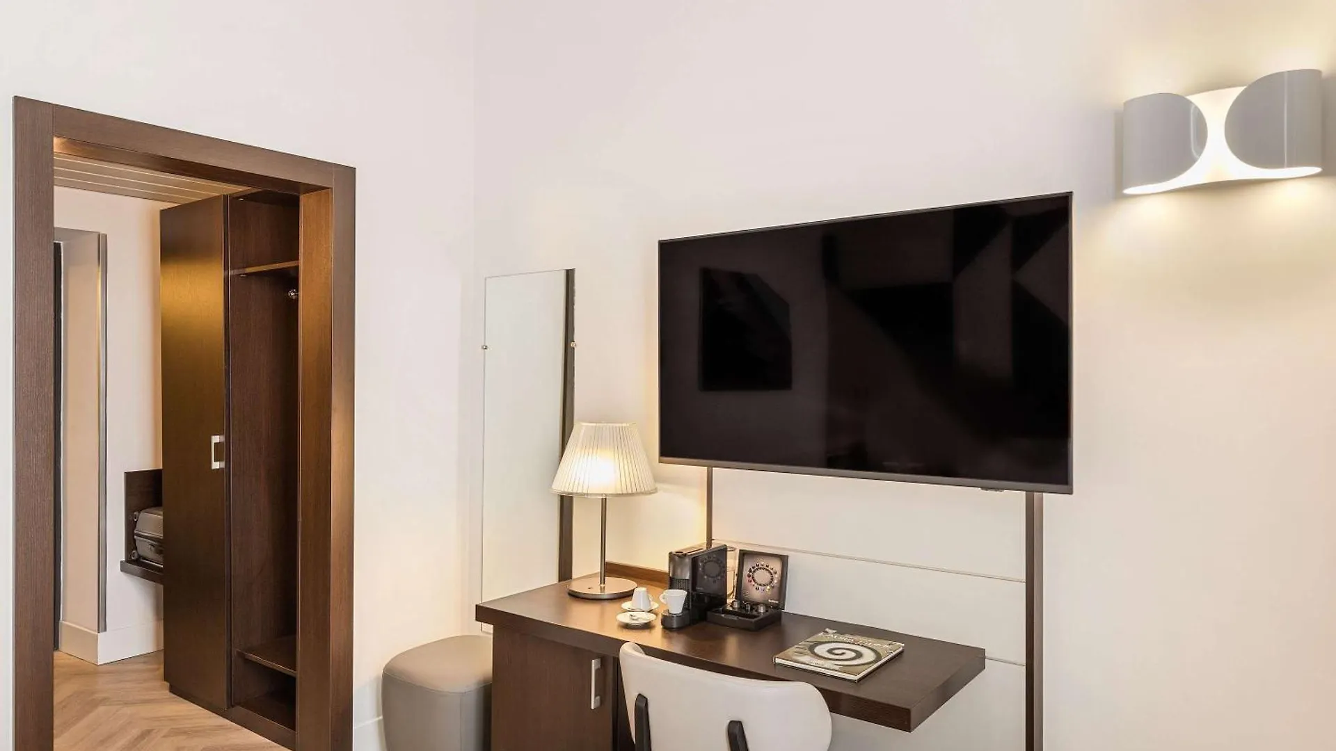 Mercure Napoli Centro Angioino Italy