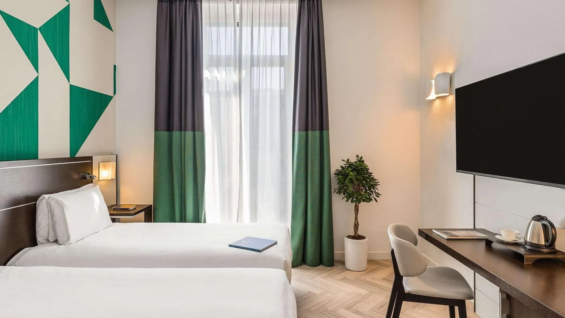 **** Hotel Mercure Napoli Centro Angioino Italy