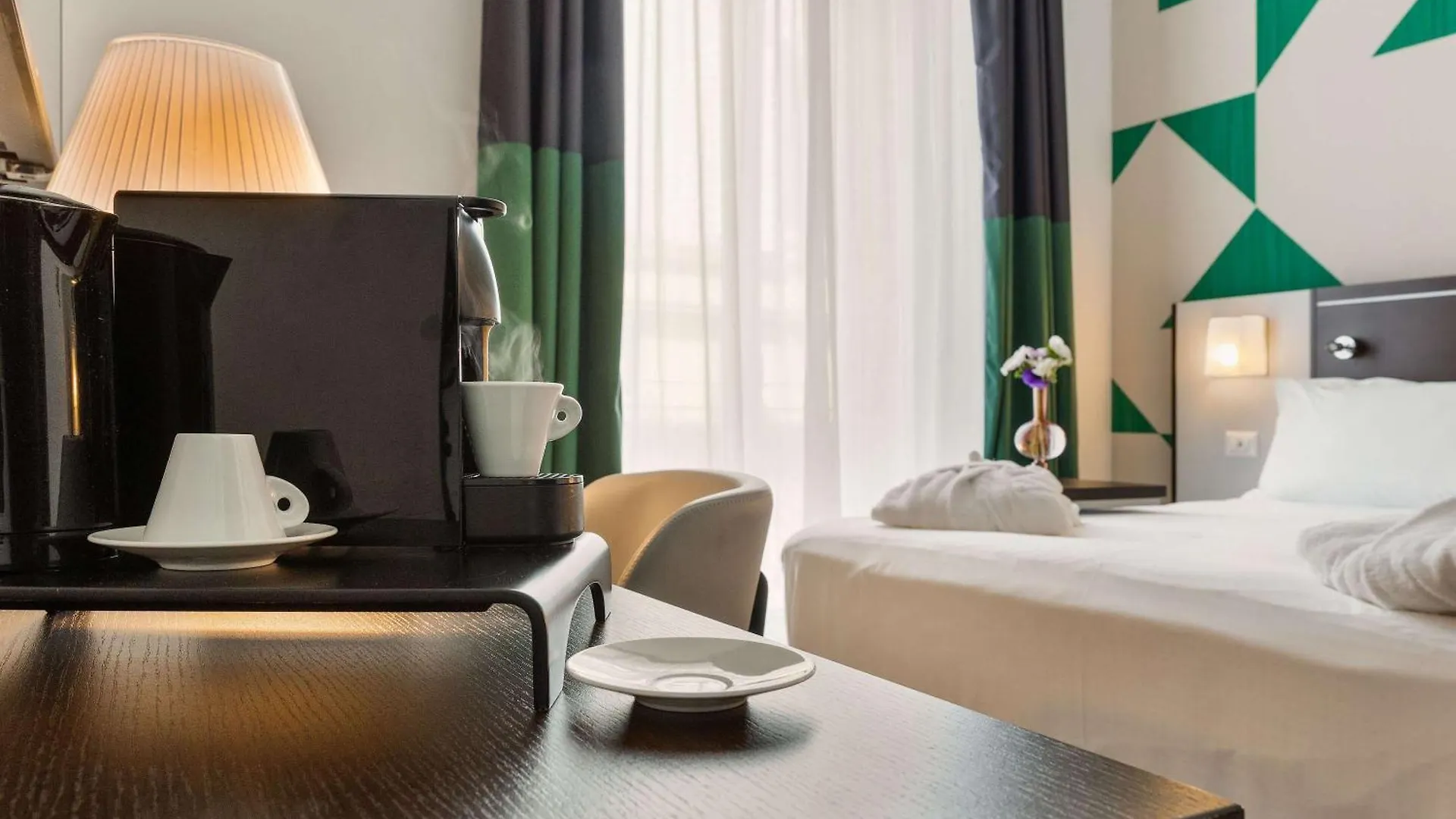 **** Hotel Mercure Napoli Centro Angioino Italy
