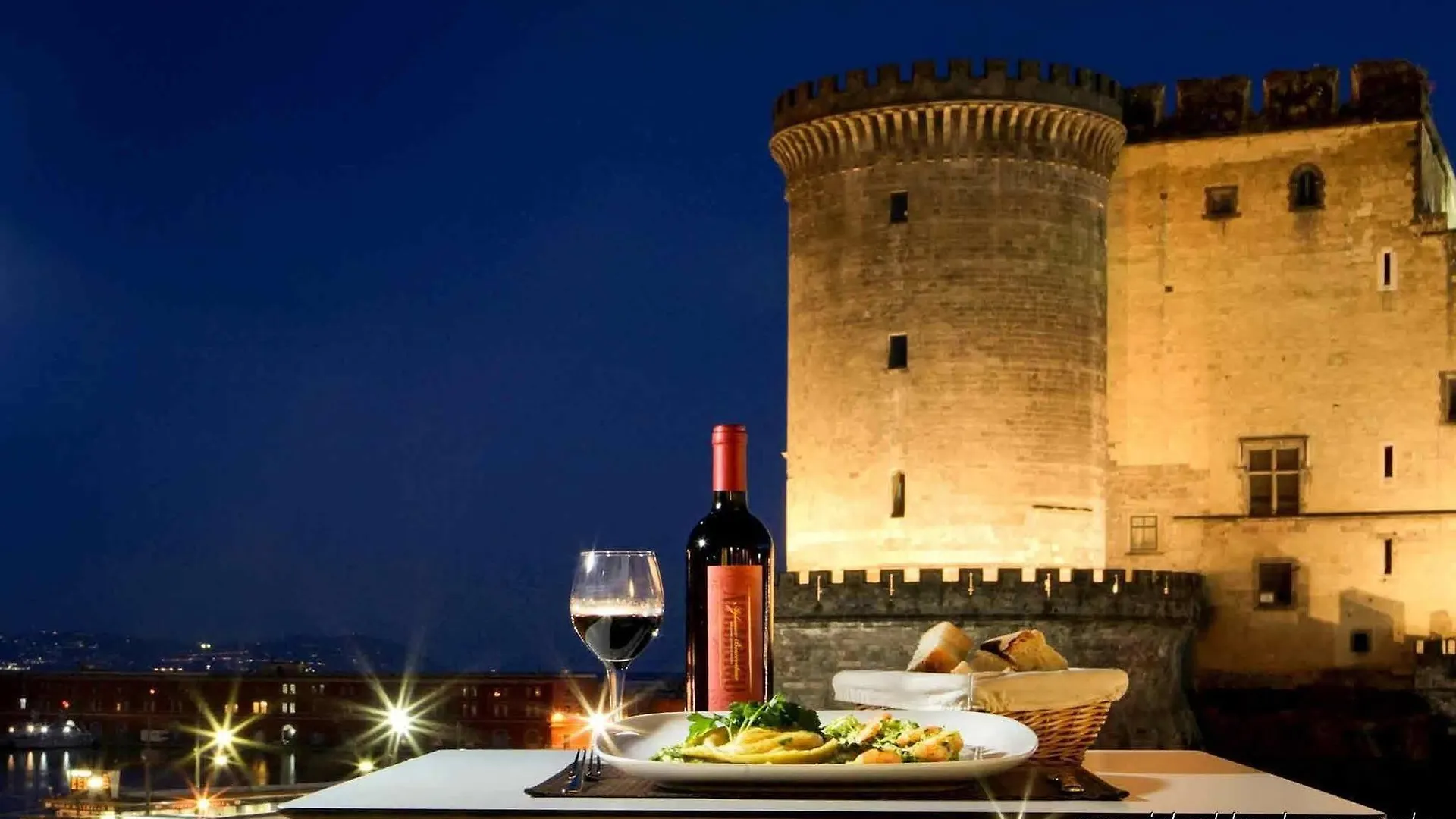 Mercure Napoli Centro Angioino 4*, Naples